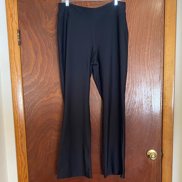 Old Navy Pants - Old Navy women’s size XL yoga pants